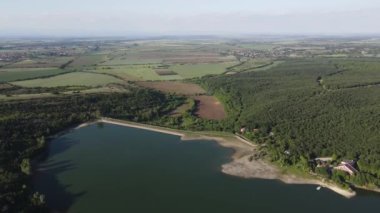 Bulgaristan 'ın Filibe Bölgesi' nin Asenovgrad kenti yakınlarındaki Kırk Springs Reservoir Havacılık Manzarası