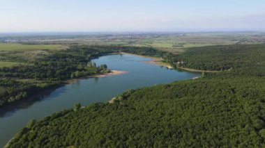 Bulgaristan 'ın Filibe Bölgesi' nin Asenovgrad kenti yakınlarındaki Kırk Springs Reservoir Havacılık Manzarası