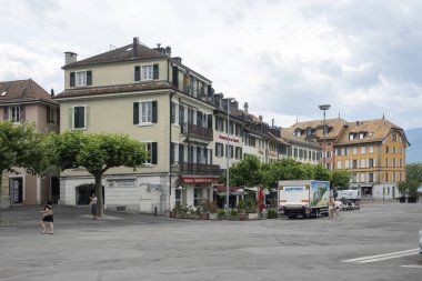 VEVEY, SWitzERLAND - 19 Haziran 2023: Vevey ve Cenevre Gölü, Vaud Kantonu, İsviçre