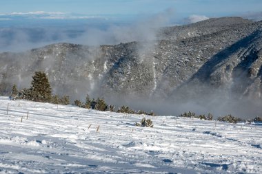 Bulgaristan 'ın Musala zirvesi yakınlarındaki Rila Dağı' nın İnanılmaz Kış Manzarası