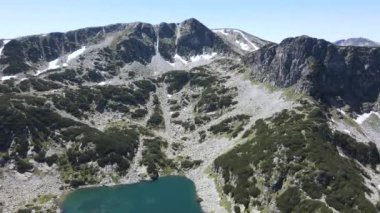 The Dead ve The Fish Lakes, Bulgaristan yakınlarındaki Rila Dağı 'nın İnanılmaz Yaz Manzarası