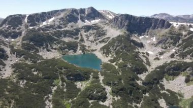 The Dead ve The Fish Lakes, Bulgaristan yakınlarındaki Rila Dağı 'nın İnanılmaz Yaz Manzarası