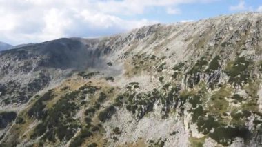Bulgaristan 'ın Balık gölleri yakınlarındaki Rila Dağı' nın şaşırtıcı hava manzarası