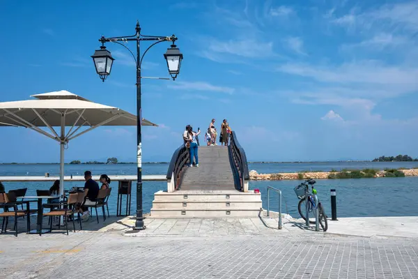 stock image LEFKADA TOWN, GREECE - AUGUST 26, 2023: Typical Street and building at town of Lefkada,  Ionian Islands, Greece