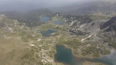 Bulgaristan 'ın Yedi Rila Gölü yakınlarındaki Rila Dağı' nın şaşırtıcı hava manzarası