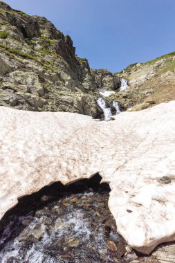 Bulgaristan 'ın Yedi Rila Gölü yakınlarındaki Rila Dağı' nın muhteşem manzarası