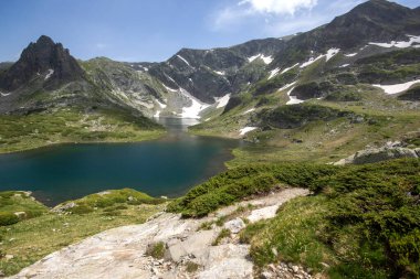 Bulgaristan 'ın Yedi Rila Gölü yakınlarındaki Rila Dağı' nın muhteşem manzarası