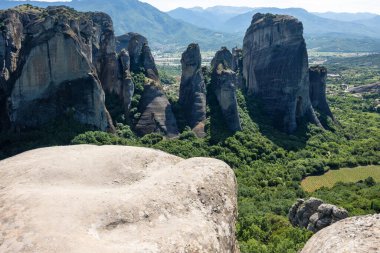 Meteora Manastırları, Teselya, Yunanistan 'ın Bahar Panoramik Manastırı