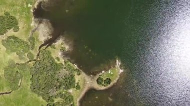 Bulgaristan 'ın Granchar Gölü yakınlarındaki Rila Dağı' nın İnanılmaz Yaz Manzarası