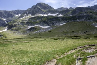 Bulgaristan 'ın Yedi Rila Gölü yakınlarındaki Rila Dağı' nın muhteşem manzarası