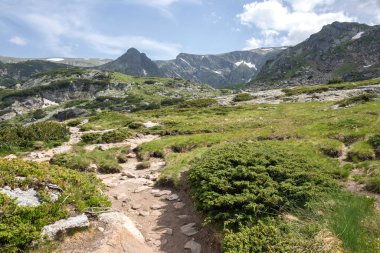 Bulgaristan 'ın Yedi Rila Gölü yakınlarındaki Rila Dağı' nın muhteşem manzarası