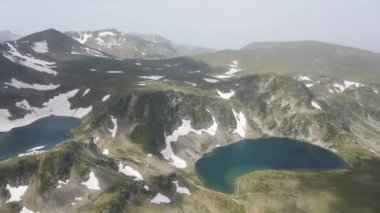 Bulgaristan 'ın Yedi Rila Gölü yakınlarındaki Rila Dağı' nın şaşırtıcı hava manzarası