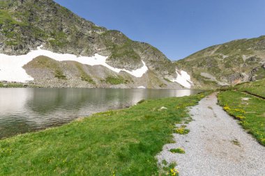 Bulgaristan 'ın Yedi Rila Gölünün etrafındaki Rila Dağı' nın muhteşem manzarası