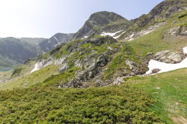 Bulgaristan 'ın Yedi Rila Gölünün etrafındaki Rila Dağı' nın muhteşem manzarası