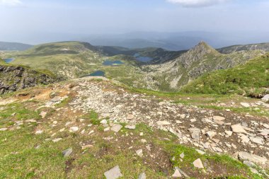 Bulgaristan 'ın Yedi Rila Gölünün etrafındaki Rila Dağı' nın muhteşem manzarası