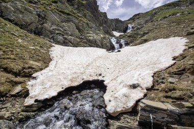 Bulgaristan 'ın Yedi Rila Gölünün etrafındaki Rila Dağı' nın muhteşem manzarası