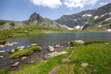 Bulgaristan 'ın Yedi Rila Gölünün etrafındaki Rila Dağı' nın muhteşem manzarası