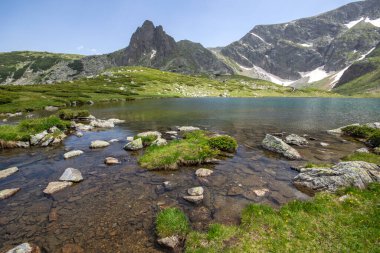 Bulgaristan 'ın Yedi Rila Gölünün etrafındaki Rila Dağı' nın muhteşem manzarası