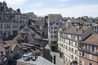 LAUSANNE, SWitzERLAND - 18 Haziran 2023: Tipik Lozan şehri, Vaud Kantonu, İsviçre