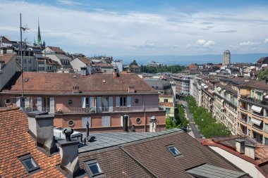 LAUSANNE, SWitzERLAND - 18 Haziran 2023: Tipik Lozan şehri, Vaud Kantonu, İsviçre