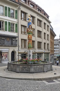 LAUSANNE, SWitzERLAND - 18 Haziran 2023: Tipik Lozan şehri, Vaud Kantonu, İsviçre