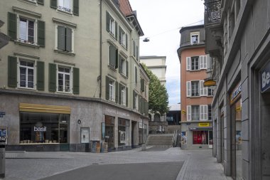 LAUSANNE, SWitzERLAND - 18 Haziran 2023: Tipik Lozan şehri, Vaud Kantonu, İsviçre
