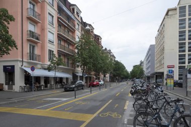 LAUSANNE, SWitzERLAND - 18 Haziran 2023: Tipik Lozan şehri, Vaud Kantonu, İsviçre