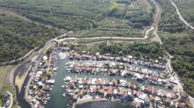 Bulgaristan 'ın Musala zirvesi yakınlarındaki Rila Dağı' nın şaşırtıcı hava kışı manzarası