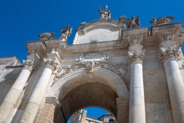 İtalya 'nın Apulia Bölgesi' ndeki Eski Lecce kasabasının muhteşem manzarası.