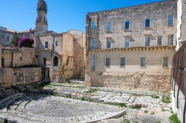 İtalya 'nın Apulia Bölgesi' ndeki Eski Lecce kasabasının muhteşem manzarası.