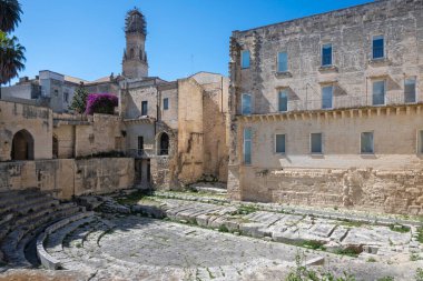 İtalya 'nın Apulia Bölgesi' ndeki Eski Lecce kasabasının muhteşem manzarası.