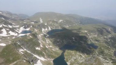 Bulgaristan 'ın Yedi Rila Gölü yakınlarındaki Rila Dağı' nın şaşırtıcı hava manzarası
