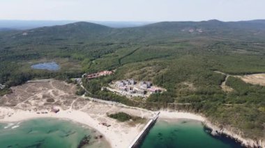 Bulgaristan 'ın Burgaz Bölgesi, Arkutino plajının şaşırtıcı hava manzarası 