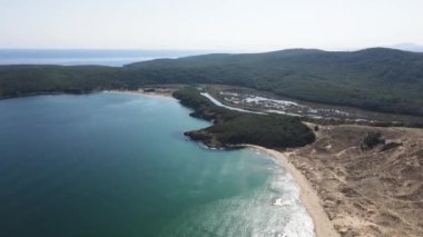 Bulgaristan 'ın Burgaz Bölgesi, Arkutino plajının şaşırtıcı hava manzarası 