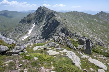 Bulgaristan 'ın Kalin zirvesi yakınlarındaki Rila Dağı' nın şaşırtıcı manzarası