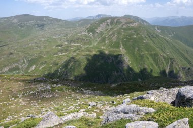 Bulgaristan 'ın Kalin zirvesi yakınlarındaki Rila Dağı' nın şaşırtıcı manzarası