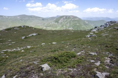 Bulgaristan 'ın Kalin zirvesi yakınlarındaki Rila Dağı' nın şaşırtıcı manzarası