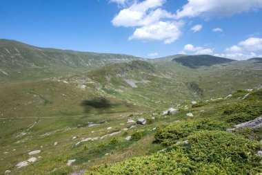 Bulgaristan 'ın Kalin zirvesi yakınlarındaki Rila Dağı' nın şaşırtıcı manzarası