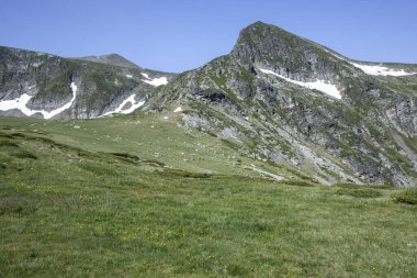Bulgaristan 'ın Yedi Rila Gölü yakınlarındaki Rila Dağı' nın muhteşem manzarası