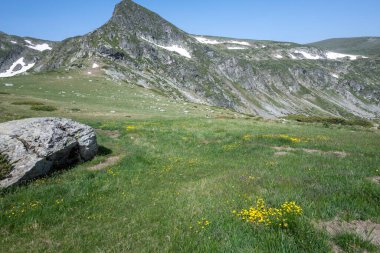 Bulgaristan 'ın Yedi Rila Gölü yakınlarındaki Rila Dağı' nın muhteşem manzarası