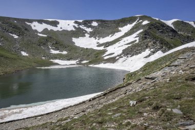 Bulgaristan 'ın Yedi Rila Gölü yakınlarındaki Rila Dağı' nın muhteşem manzarası