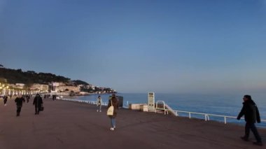 Nazik, FRANCE - 25 Ocak 2024: Nice, Provence Alpes-Cote d 'Azur, Fransa Kıyı Caddesi Panoraması
