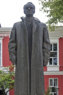 KOPRIVSHTITSA, BULGARIA - 2 Haziran 2023: Bulgaristan 'ın Sofya Bölgesi Koprivshtitsa kentindeki Tipik Sokak ve eski evler