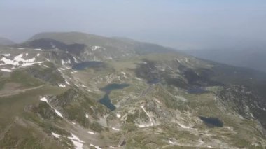 Bulgaristan 'ın Yedi Rila Gölü yakınlarındaki Rila Dağı' nın şaşırtıcı hava manzarası