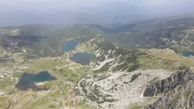 Bulgaristan 'ın Yedi Rila Gölü yakınlarındaki Rila Dağı' nın şaşırtıcı hava manzarası