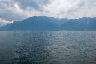 Vevey ve Cenevre Gölü 'nün yaz manzarası, Vaud Kantonu, İsviçre
