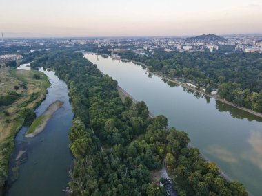 Bulgaristan 'ın Filibe kentindeki Kürek Mekanı' nın hava gün batımı manzarası