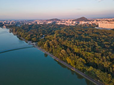 Bulgaristan 'ın Filibe kentindeki Kürek Mekanı' nın hava gün batımı manzarası