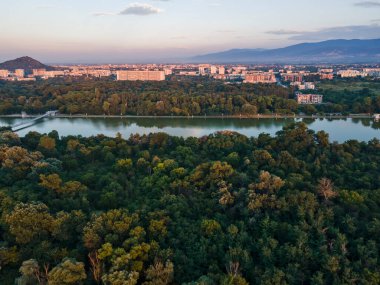 Bulgaristan 'ın Filibe kentindeki Kürek Mekanı' nın hava gün batımı manzarası