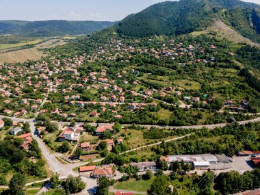 Bulgaristan 'ın Balkan Dağları' ndaki Lyutibrod yakınlarındaki Iskar Nehri Boğazı 'nın hava manzarası